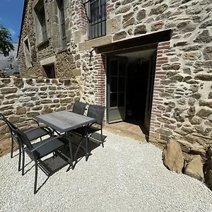 Hébergement de vacances Impasse Des Mysteres - La Maison Des Sorciers Lehon/dinan, Dinan